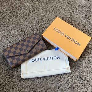 Authentic Louis Vuitton Sarah Wallet